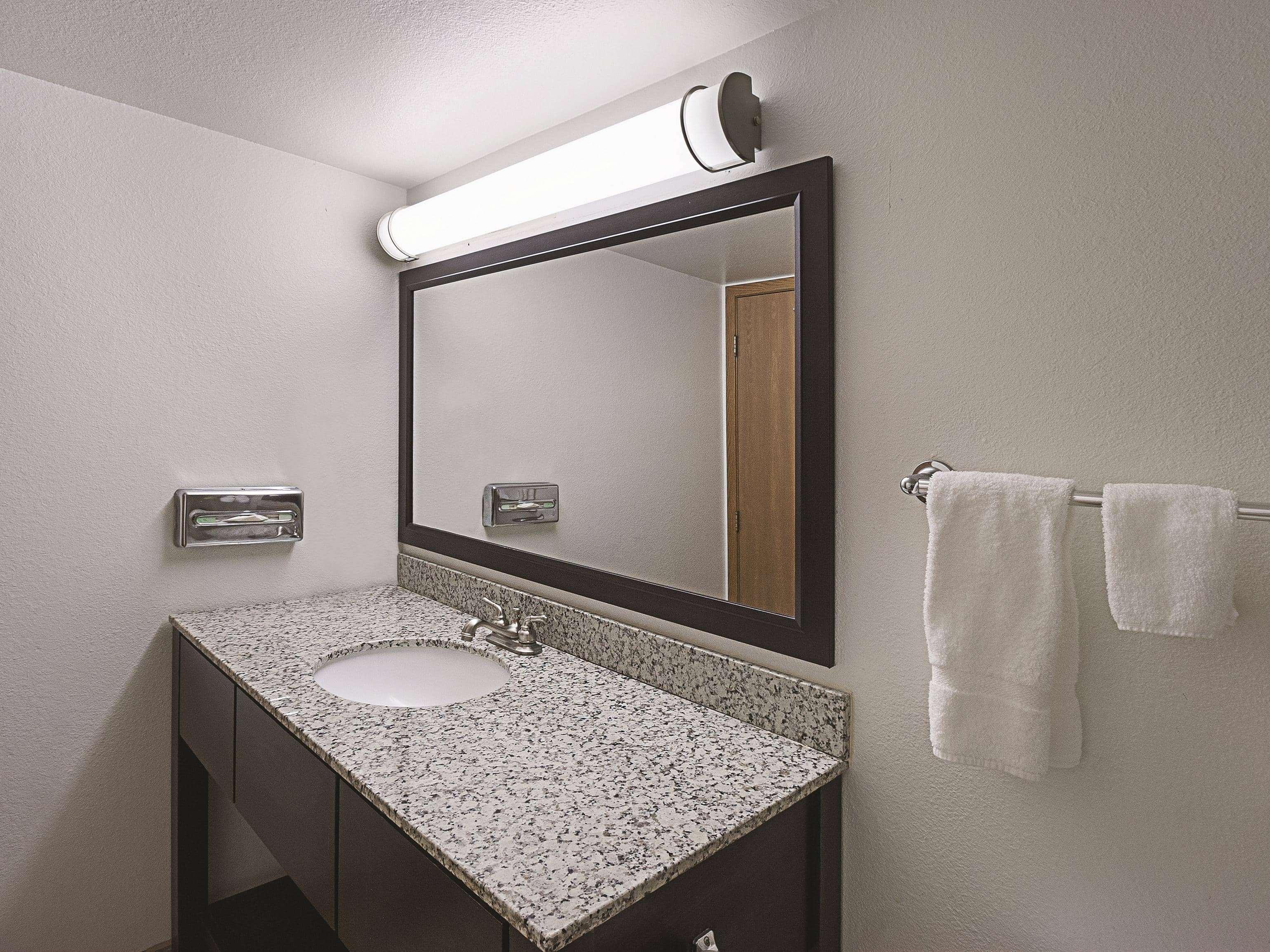 La Quinta By Wyndham Woodburn Hotel Kültér fotó